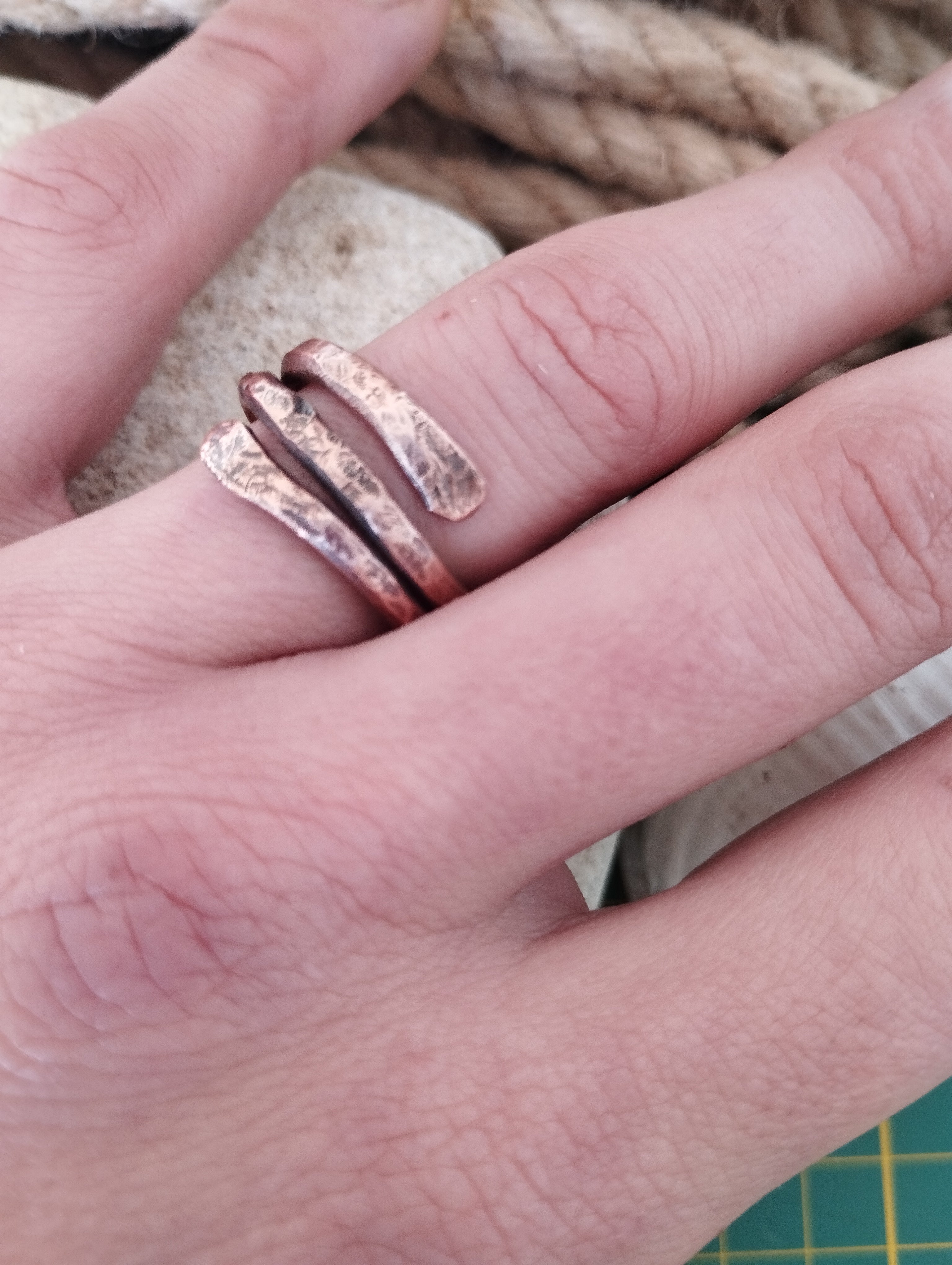 Bague en cuivre fabrication artisanale