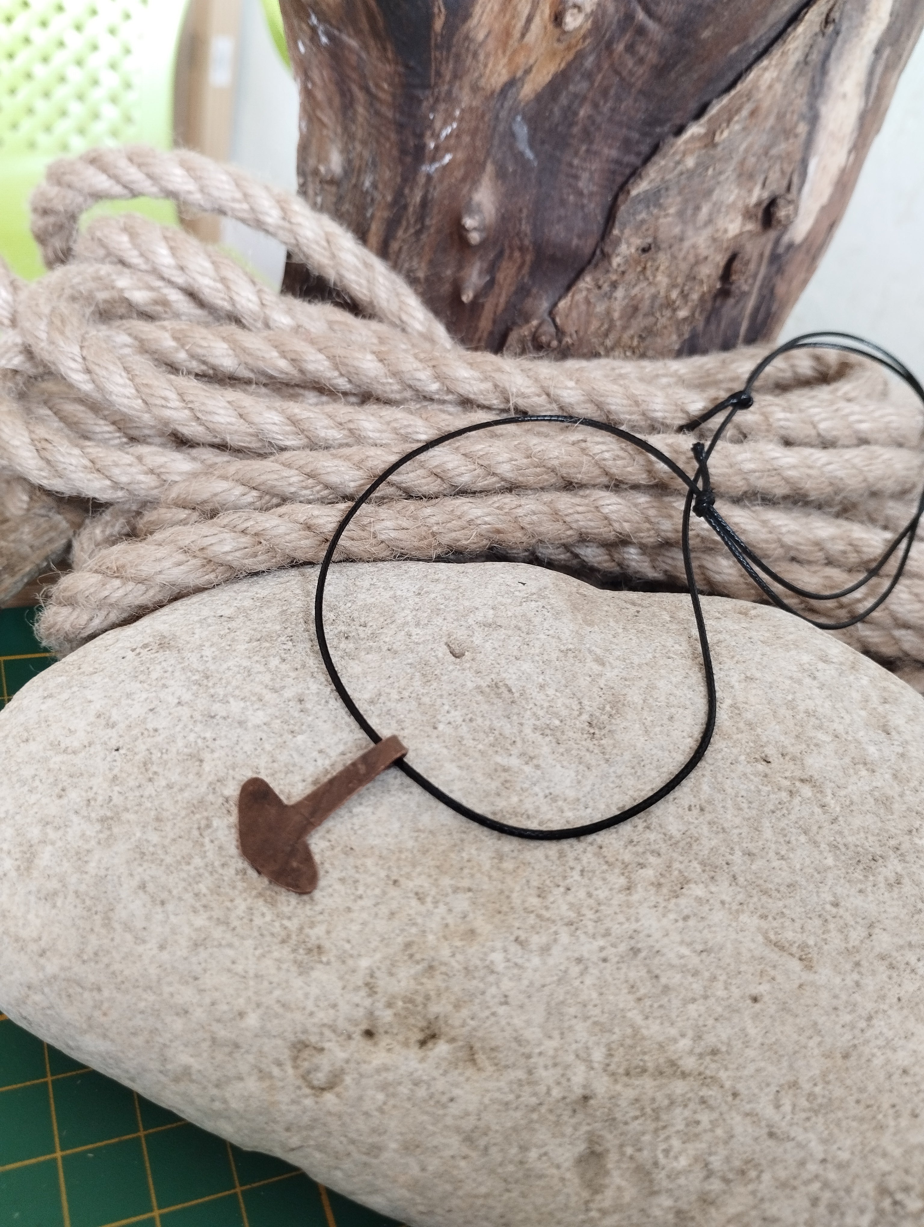 Pendentif viking en cuivre