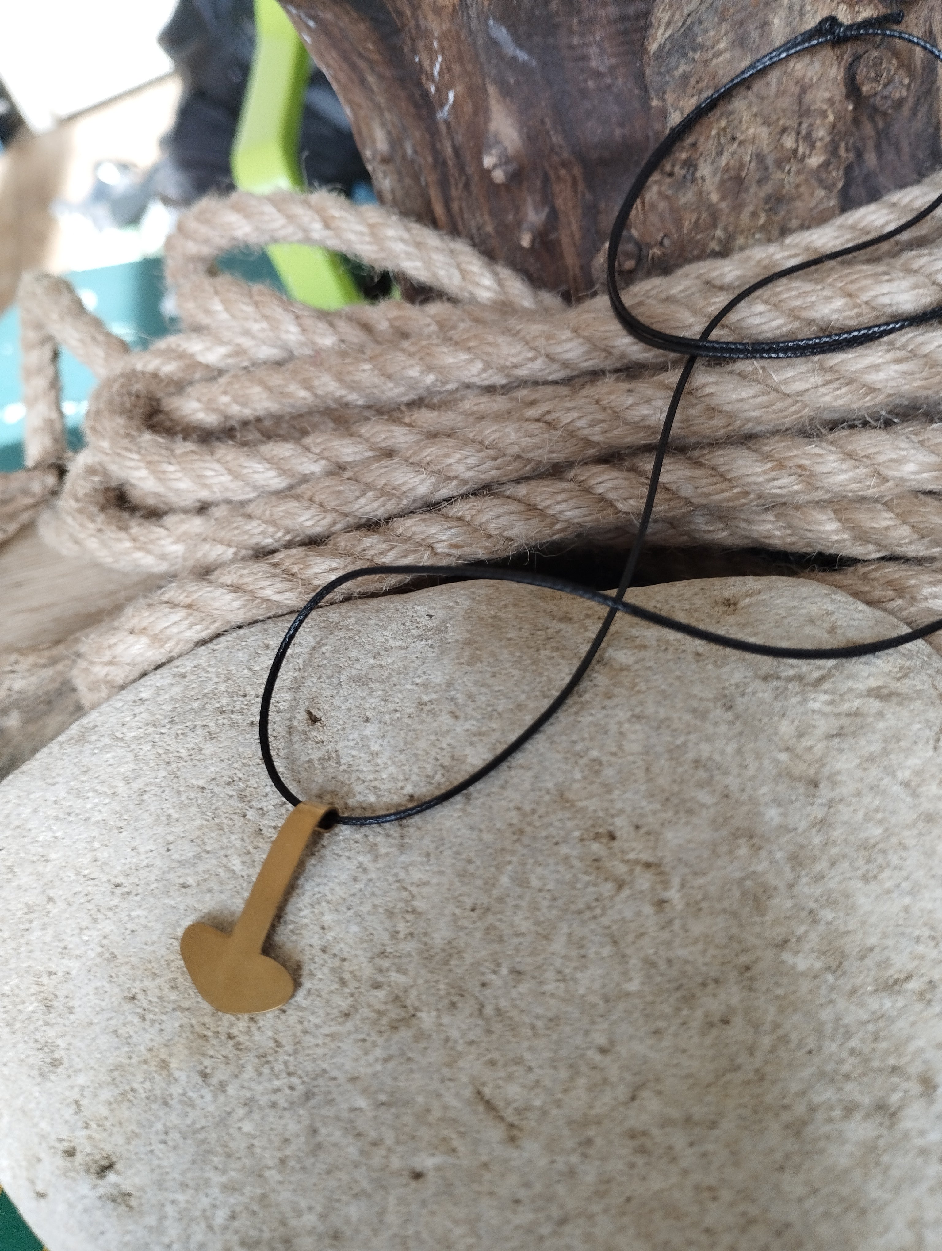 Pendentif viking en laiton