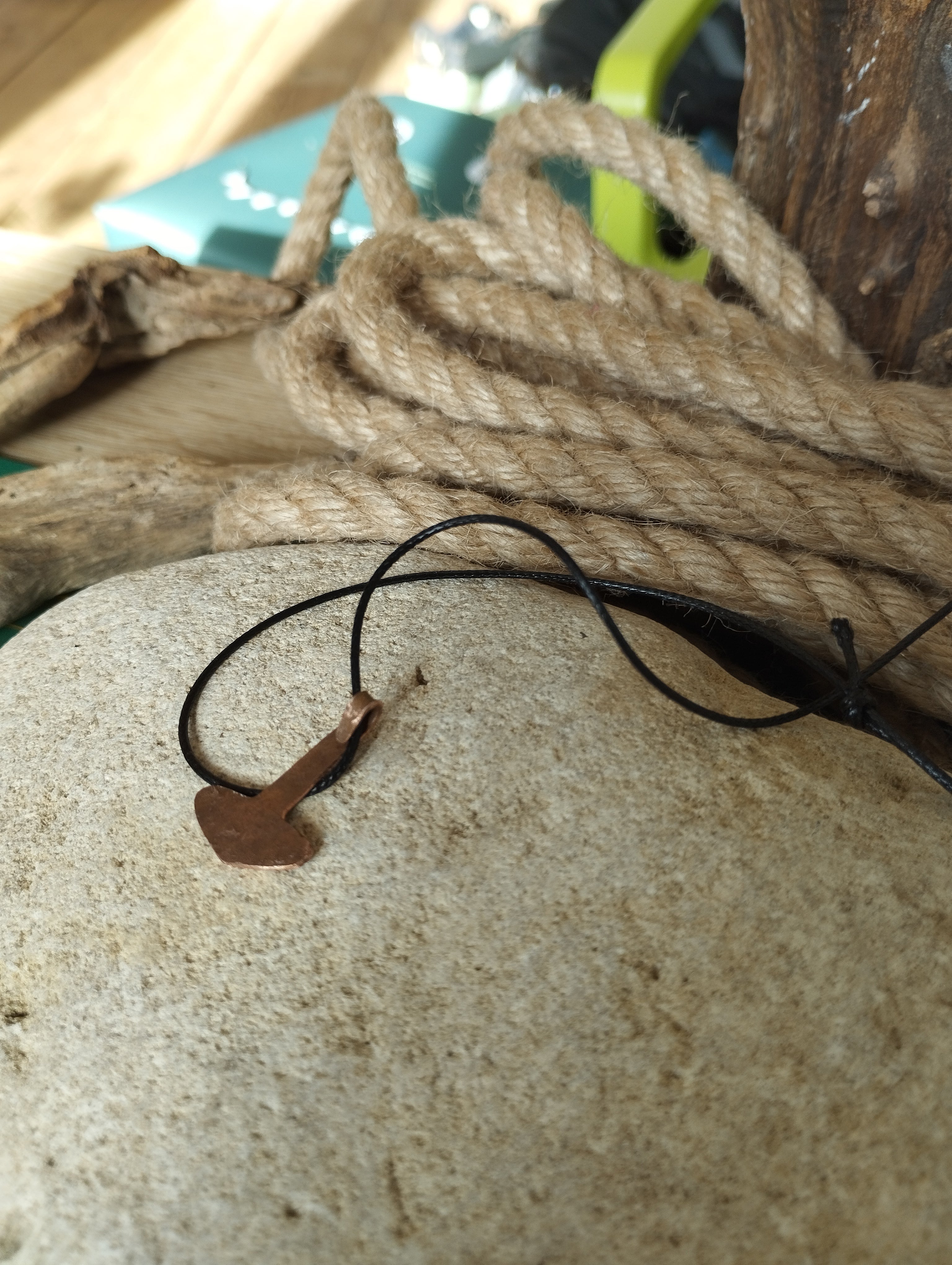 Pendentif viking en cuivre