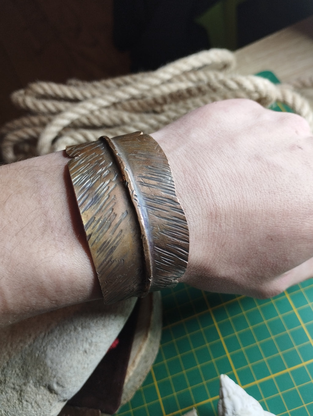 Bracelet plume en cuivre