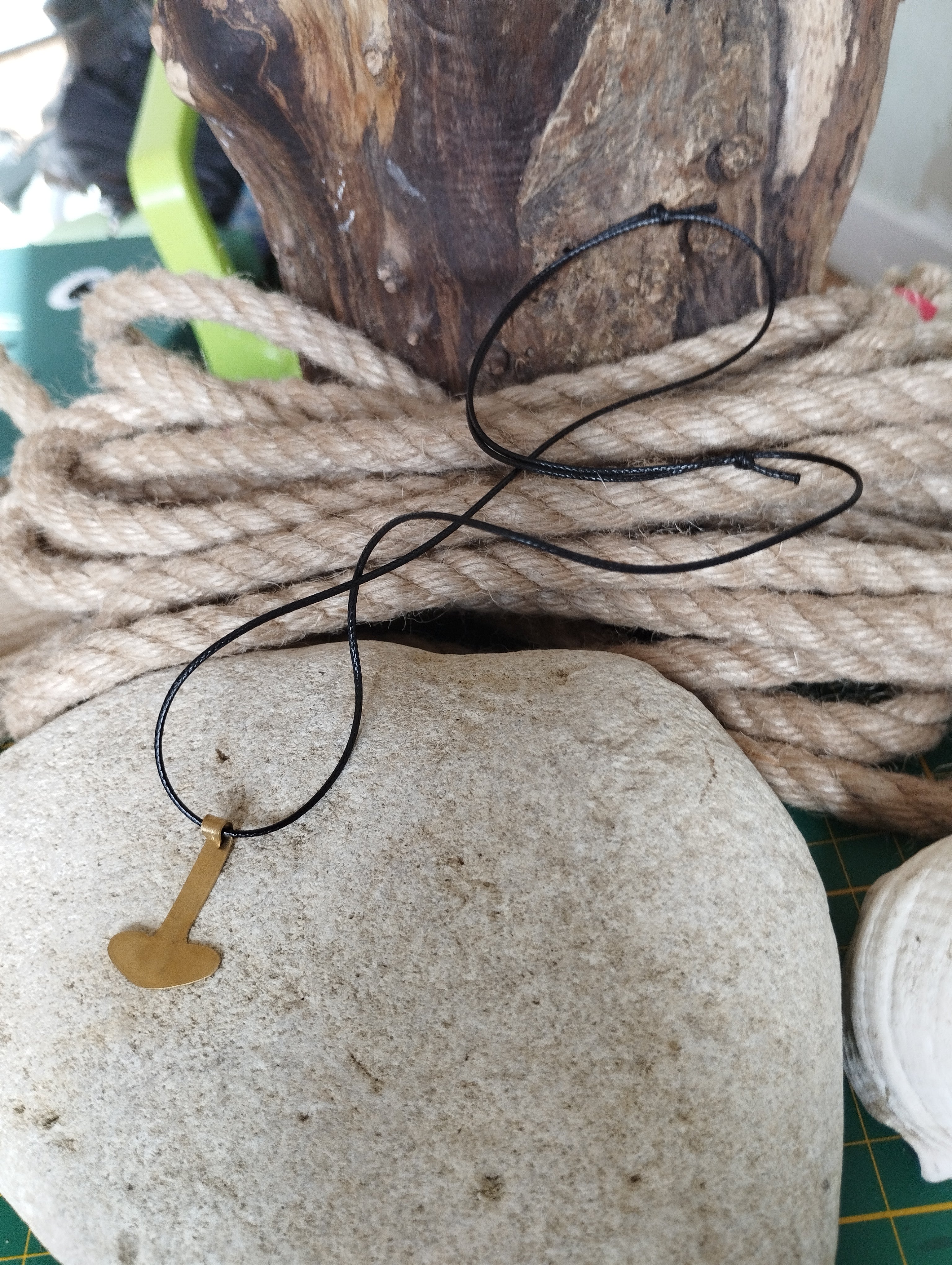 Pendentif viking en laiton